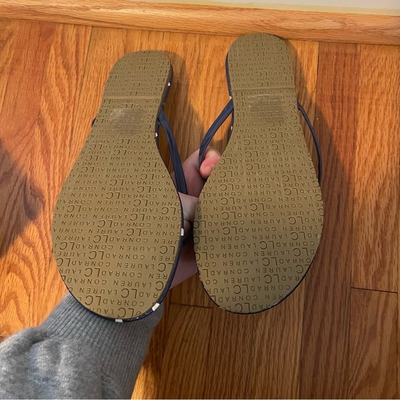 Lauren Conrad Flip Flops - Picture 2 of 3